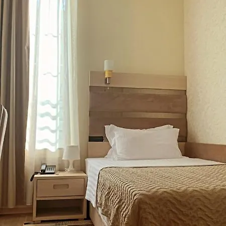 Capital Bruci Hotel 3*