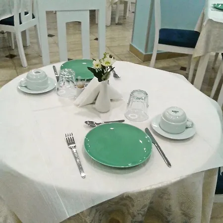 Capital Bruci 地拉那