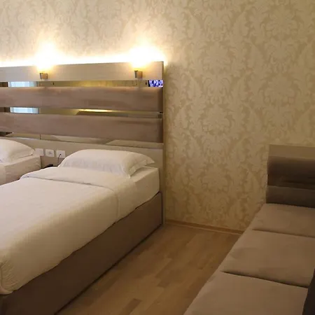 酒店 Capital Bruci 地拉那