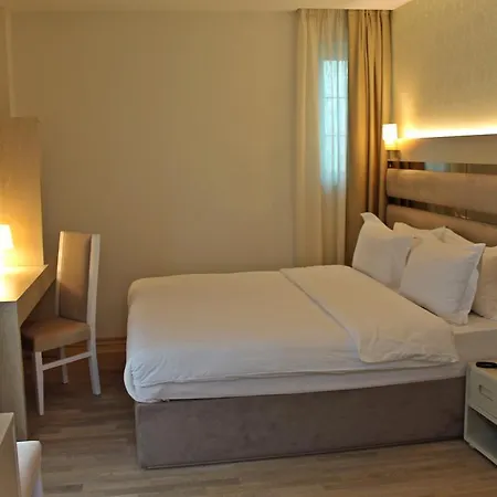 Capital Bruci 3* Tirana