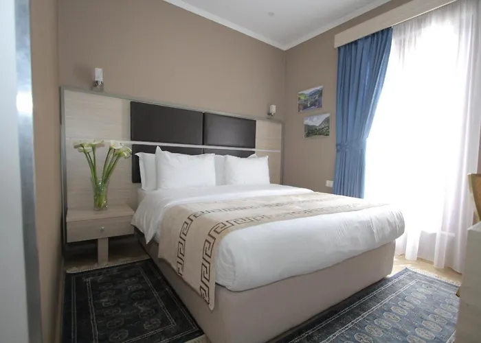 Capital Bruci 3* Tiran