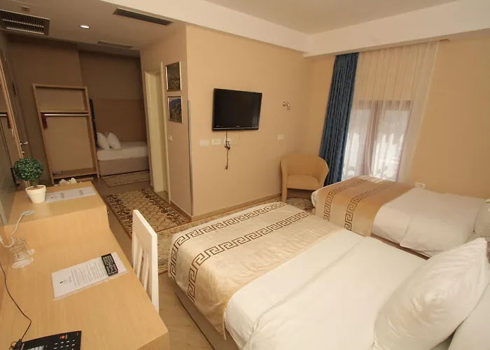 Otel Capital Bruci Tiran