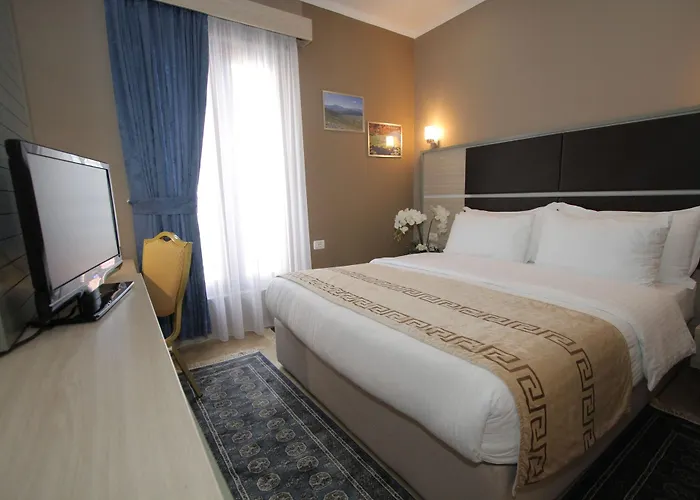 Capital Bruci Hotel 3*