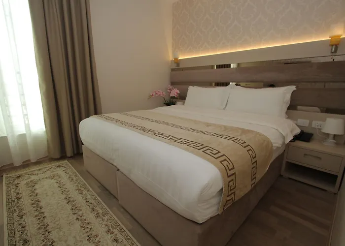 Capital Bruci 3* Tiran