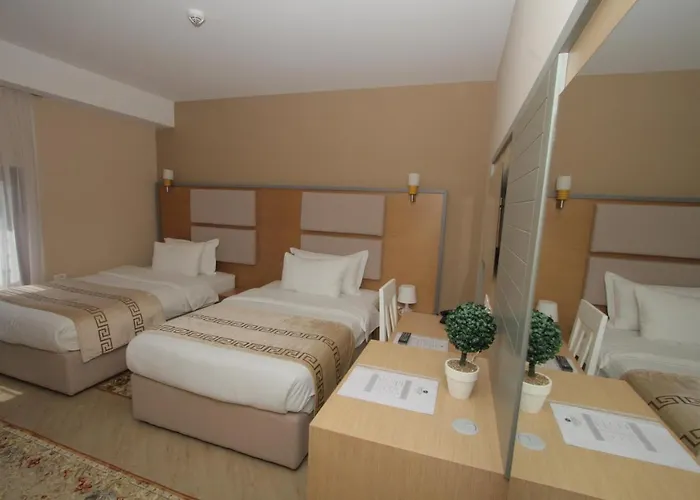 Capital Bruci Otel Tiran