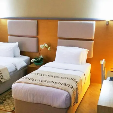 Capital Bruci מלון טיראנה