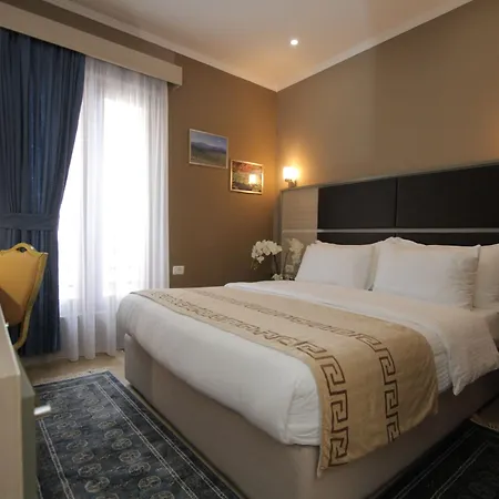 Capital Bruci טיראנה