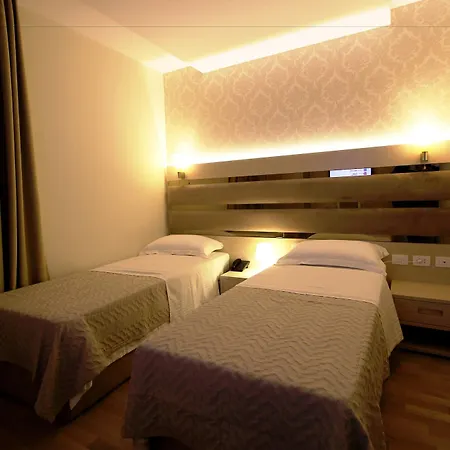 מלון Capital Bruci טיראנה