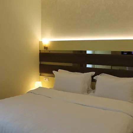 فندق Capital Bruci 3*