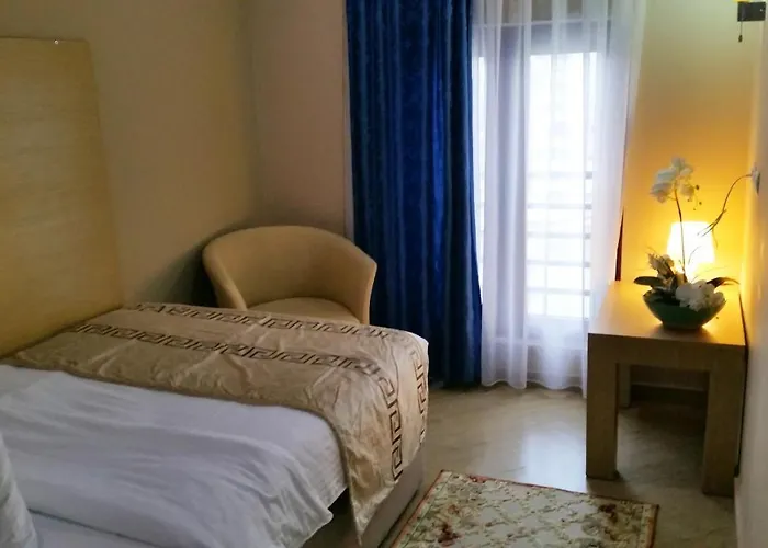 Capital Bruci 3* Tirana